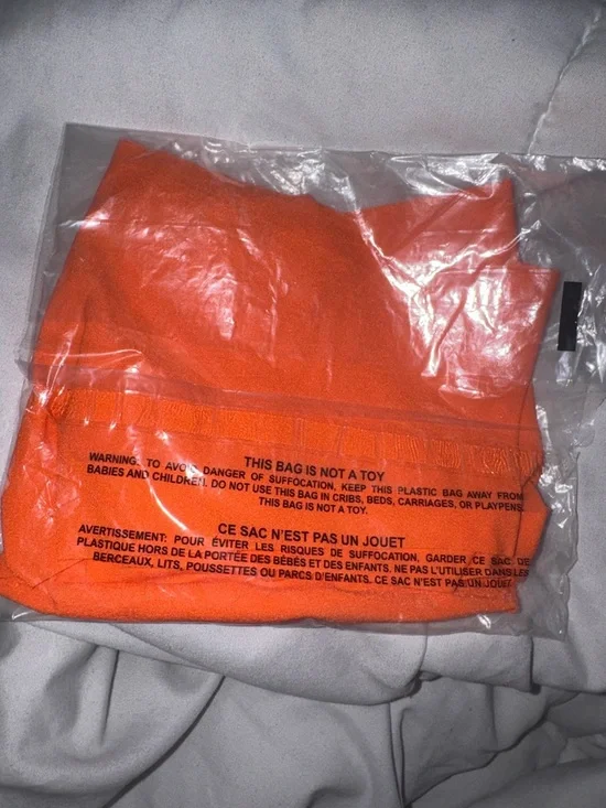 BRAND NEW VS PINK Orange Seamless Ghost Thong - Picture 3 of 4